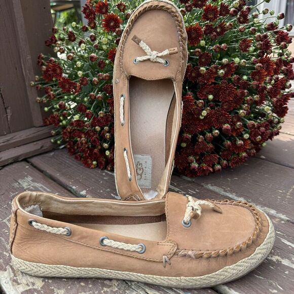 UGG Women's Chivon Leather Moccasin Shoes Brown Size 9 S/N 1004111 - Picture 1 of 13